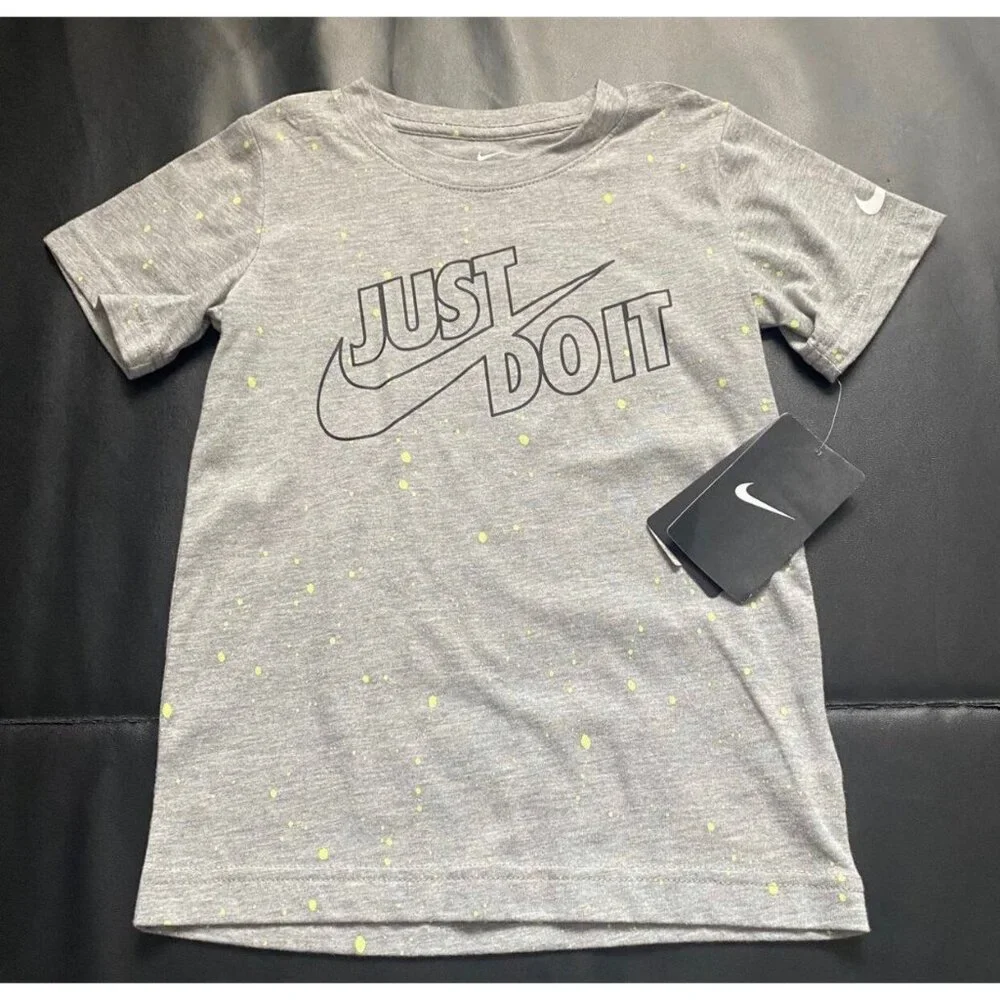 NWT Nike Hoodie & Tee Bundle Boys Size 6